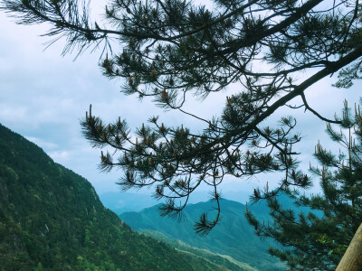 明月山