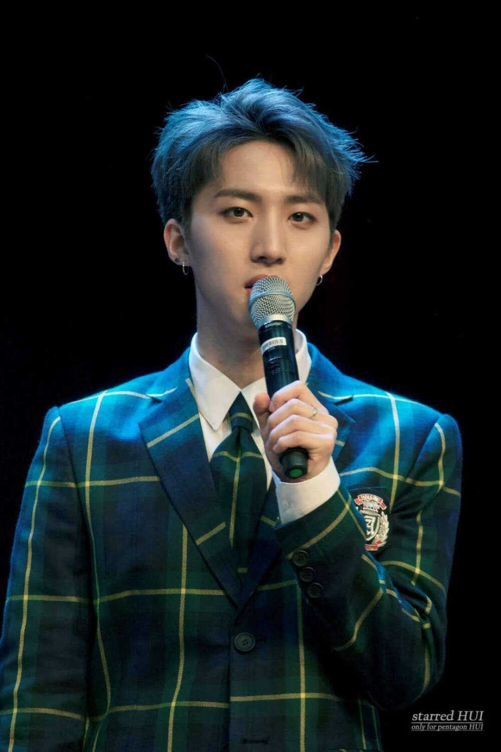 PENTAGON 李会泽（HUI）