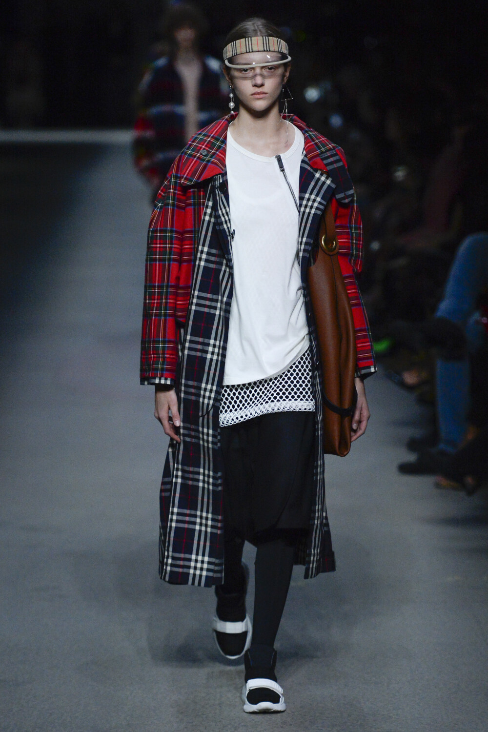 burberry博柏利2018伦敦时装周秋冬高级成衣发布秀