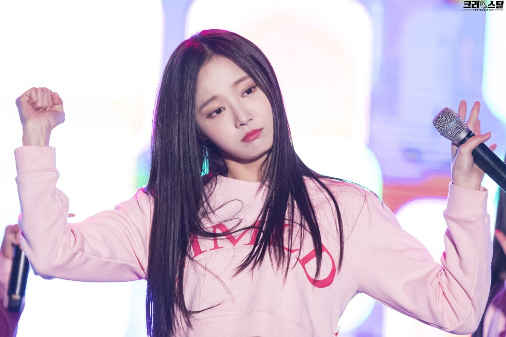 momoland 妍雨
180322 圆光大学新生欢迎会庆祝公演3P
Cr.[Crystal_Photo_]