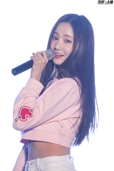 momoland 妍雨
180322 圆光大学新生欢迎会庆祝公演3P
Cr.[Crystal_Photo_]