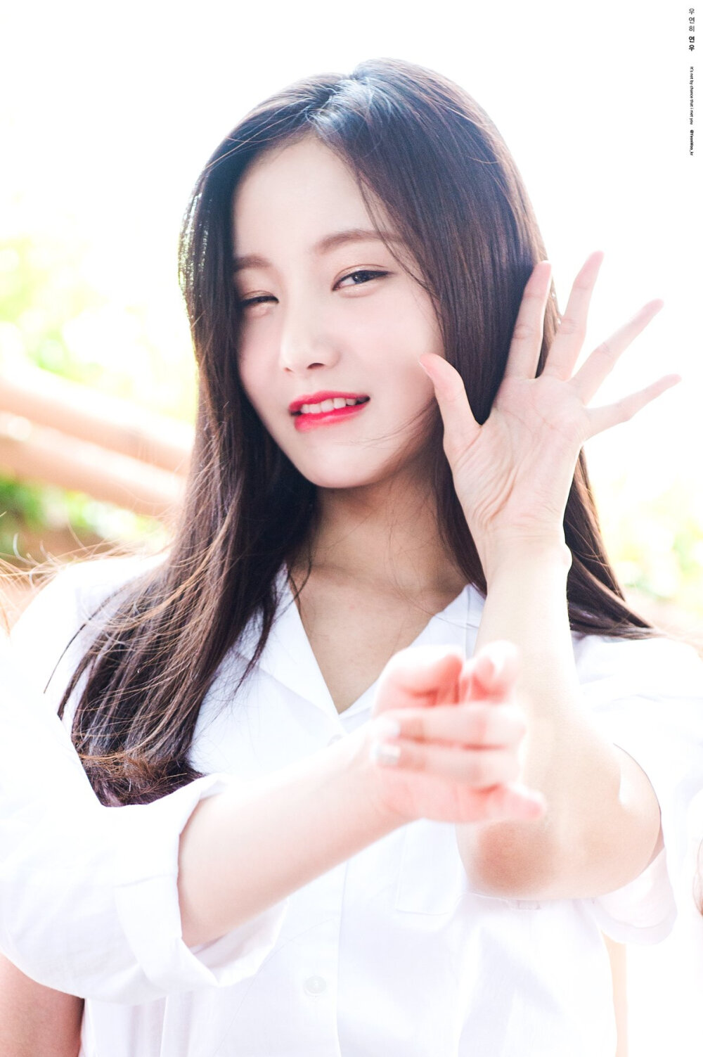 momoland 妍雨
Cr.[yeonwoo_kr]
太太太美了！！！