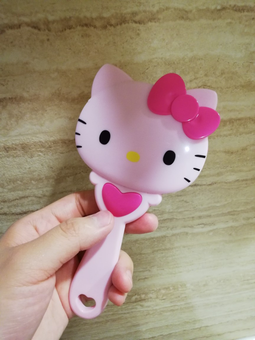 名创优品hello Kitty梳子，可爱好用的小梳子。