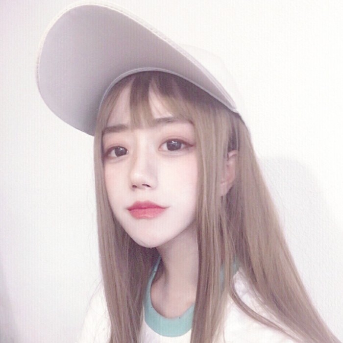 『倾妗-女生头像』原截： 审阅