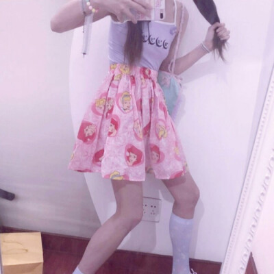 『倾妗-女生头像』原截： 审阅