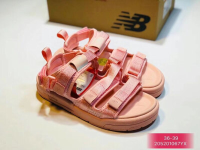 $270
Size 36-39
Newnbalance夏季复古凉鞋，你值得拥有
天猫专柜同步货源 三种颜色任选哦
有意者私聊哦