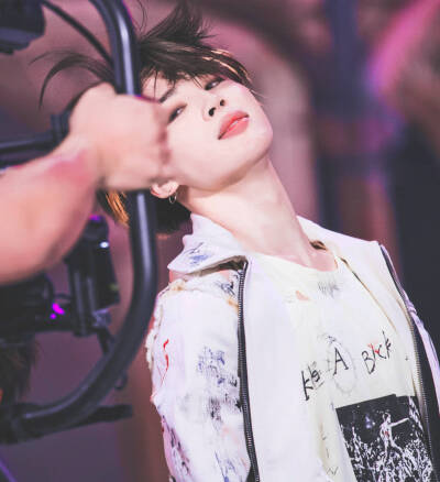 遇见bts遇见更好的自己♡
防弹少年团奇迹创造者
朴智旻Jimin
cr 乖熊本熊