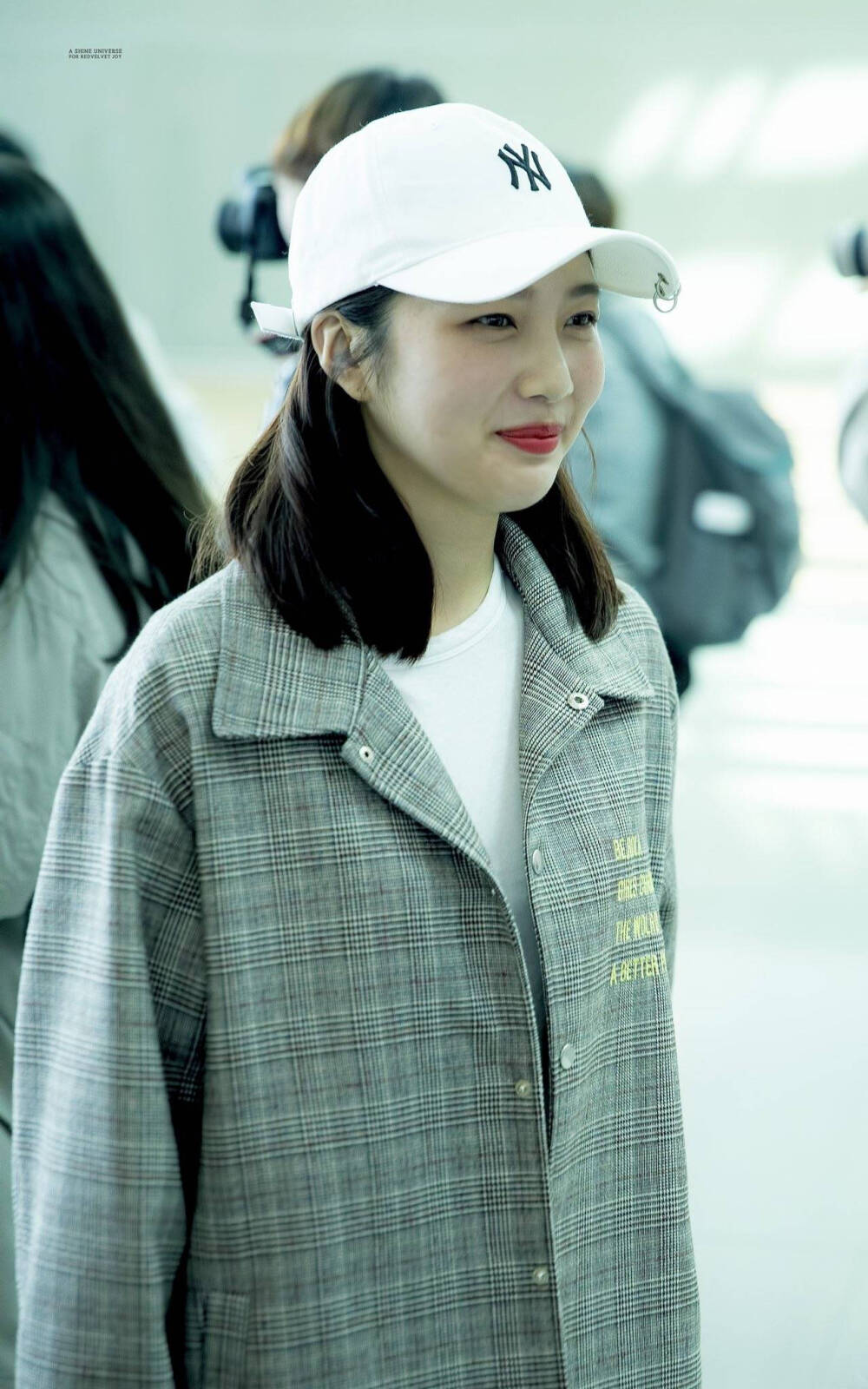 朴秀荣 Joy 朴秀英
Red velvet成员