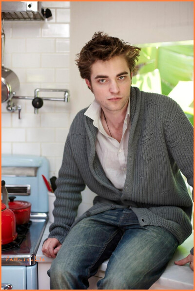 Robert Pattinson~