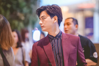 KristPerawat 泰剧一年生 王慧侦 暖暖 阿日学长 Arthit
cr.Twitter:@logo