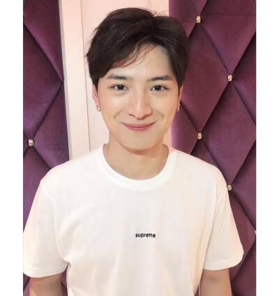 KristPerawat 泰剧一年生 王慧侦 暖暖 阿日学长 Arthit
cr.ins