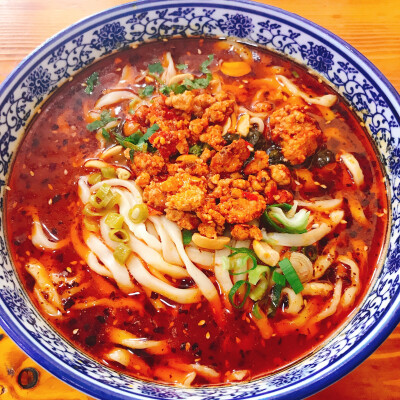 2018.05.18份重庆小面/辣椒/就没有很辣但是不是特别咸的嘛/都是一般辣 炒鸡咸！