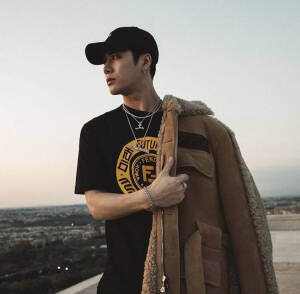 王嘉尔Fendi/ELLESHOP/抱走吧爱豆