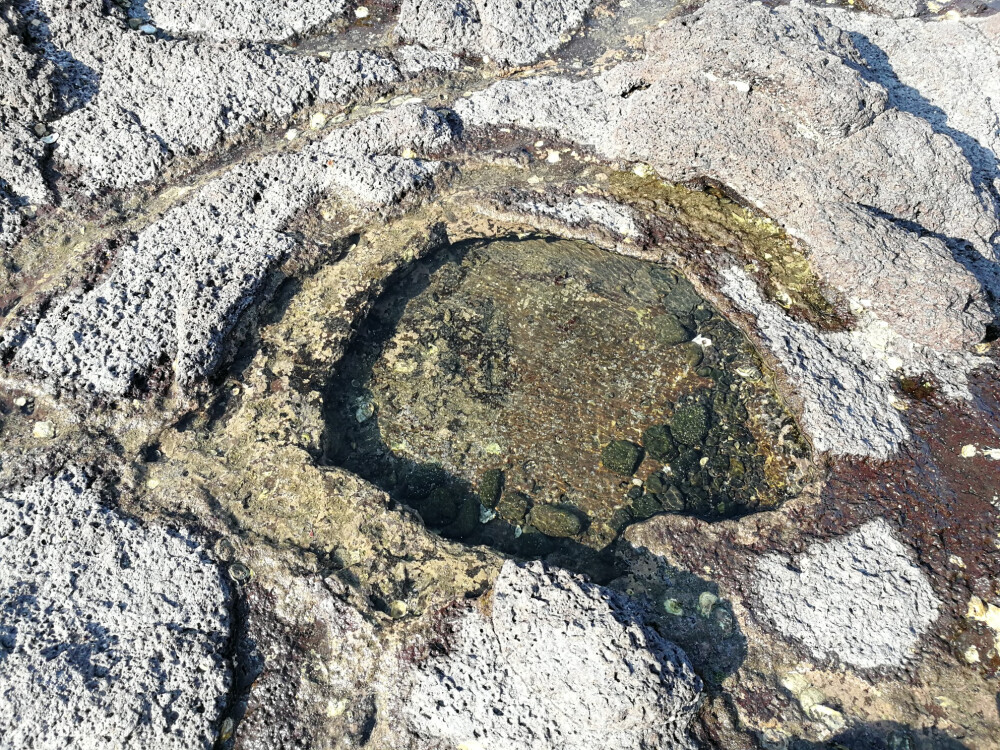 福建漳州龙海市的镇海角，有种天涯海角的感觉。