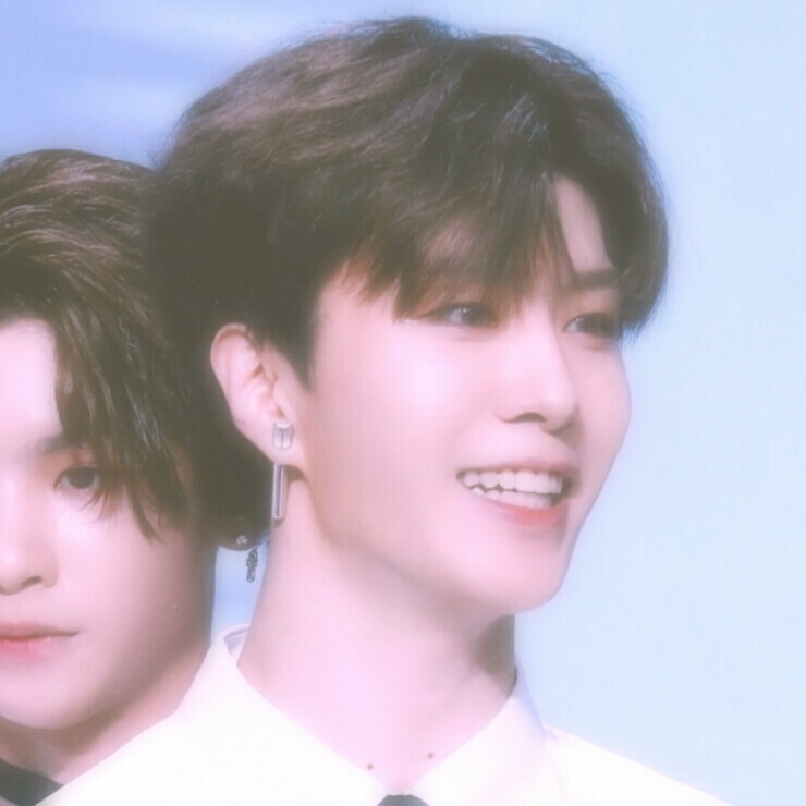 justin黄明昊男爱豆头像范丞丞赞评论更多