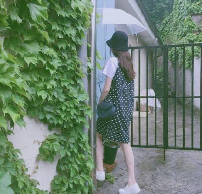 ♡ VSCO夏日调色教程 ♡
♡ 无滤镜 ▷ 曝光+2 ▷ 色温-3 ▷ 高光+6 ▷ 色调+2 ▷ 阴影色调(绿)+12

