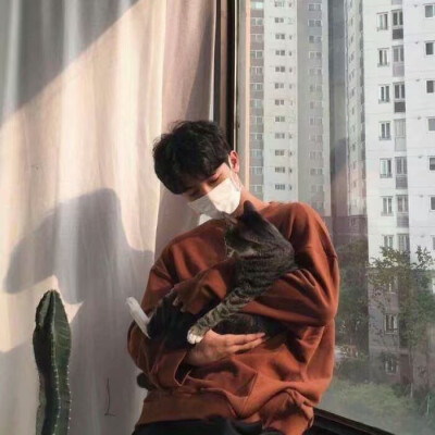 Recent days
最近的日子
Make yourself a bitter Chinese medicine.
把自己熬成一味苦口的中药
Very bitter very cool.
很苦很酷