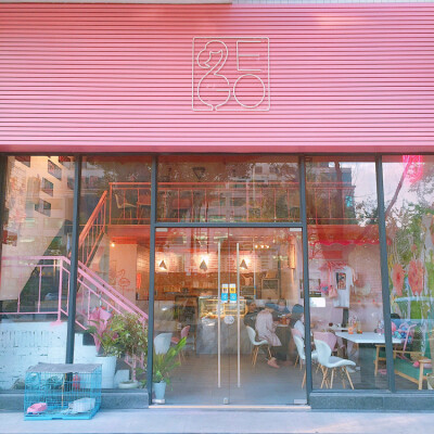 广州 | 粉红粉红你为什么可以这么迷人。
店名：「EGO Cafe」