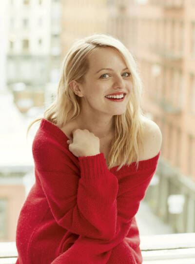 Elisabeth Moss 《使女的故事》
英国《Marie Claire》6月刊