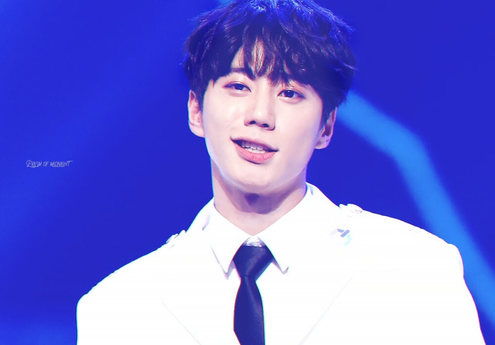 junukisstheunit李濬荣赞评论更多