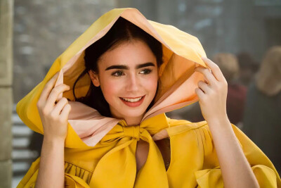 Mirror Mirror———Lily Collins