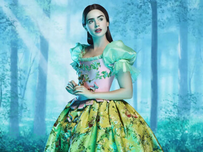 Mirror Mirror———Lily Collins