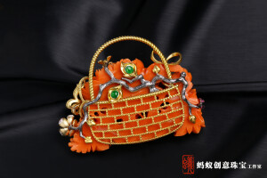 【蚂蚁创意珠宝工作室】珊瑚牡丹花篮 ，传统工艺结合现代设计，精致不失韵味，可当胸针可当吊坠。