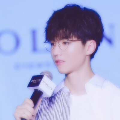 TFBOYS/王源/王俊凯/易烊千玺/头像/男生/网红/
若二传注：cr.堆糖 苏木夕