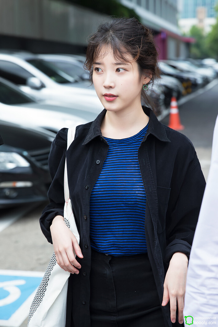 IU