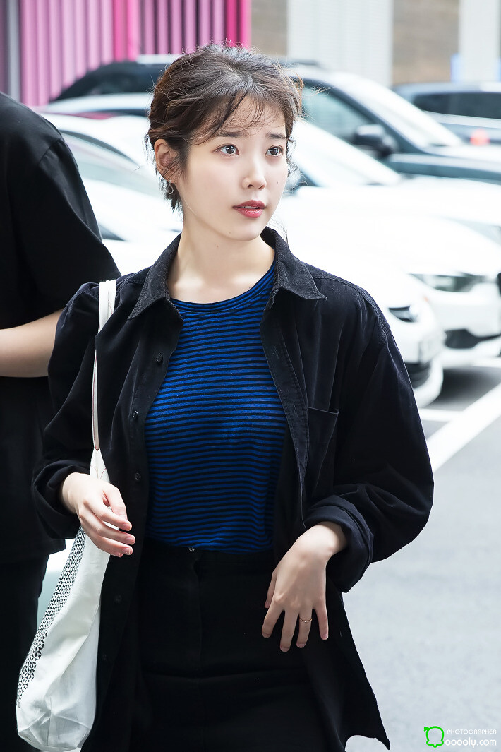 IU