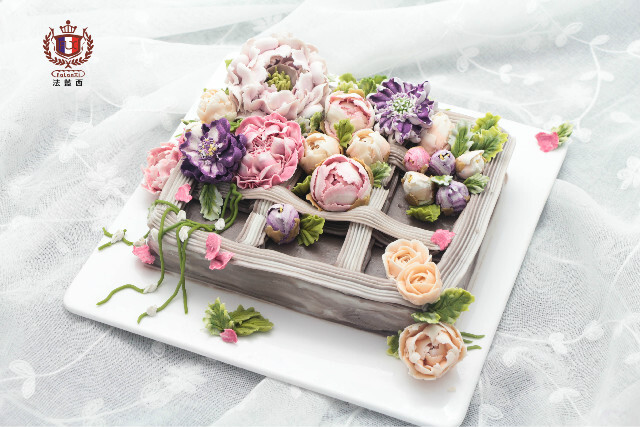 南京法蓝西，学生韩式裱花，结业作品。咨询课程，欢迎联系 18115182326。