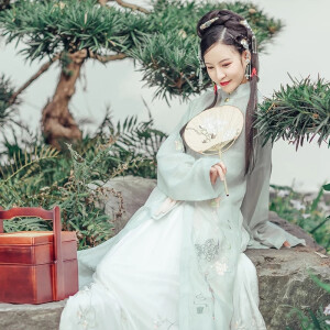 都城南庄 传统汉服
【漱玉】闺门披明制立领衫
汉服推荐