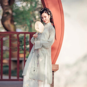 都城南庄 传统汉服
【漱玉】闺门披明制立领衫
汉服推荐