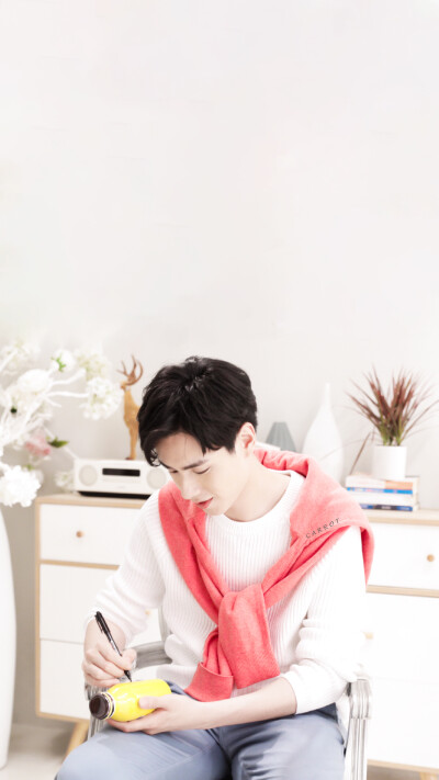 胡一天 修图(cr:CARROT)