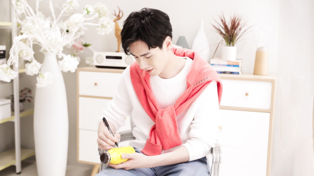 胡一天 修图(cr:CARROT)