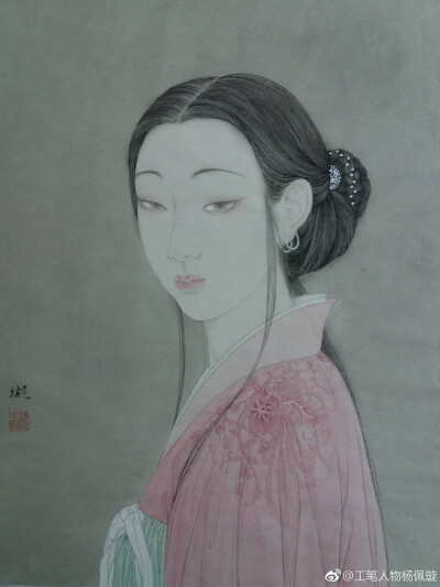 杨佩璇作品 1967年生于广东饶平，1991年毕业于广州美术学院，广东省美术家协会会员。现佛山市第一中学美术科组长。教书育人之余，默默地在画自己的画，可以说是隐藏在高中校园的绘画大家。“我画画只是一种爱好，仅…