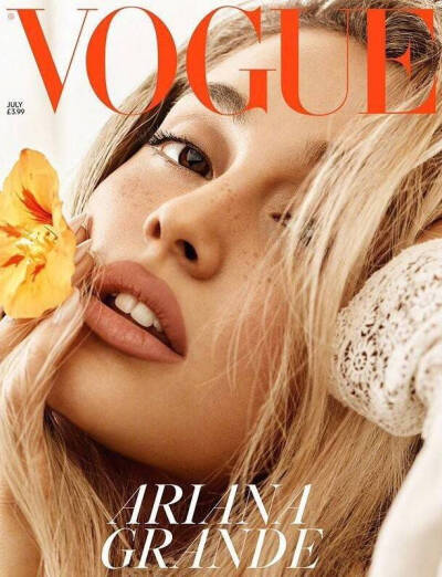 Ariana Grande 登上英国版杂志Vogue 