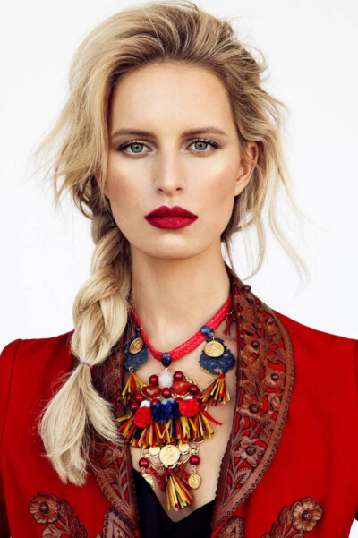 卡罗莱娜·科库娃（Karolina Kurkova）KK