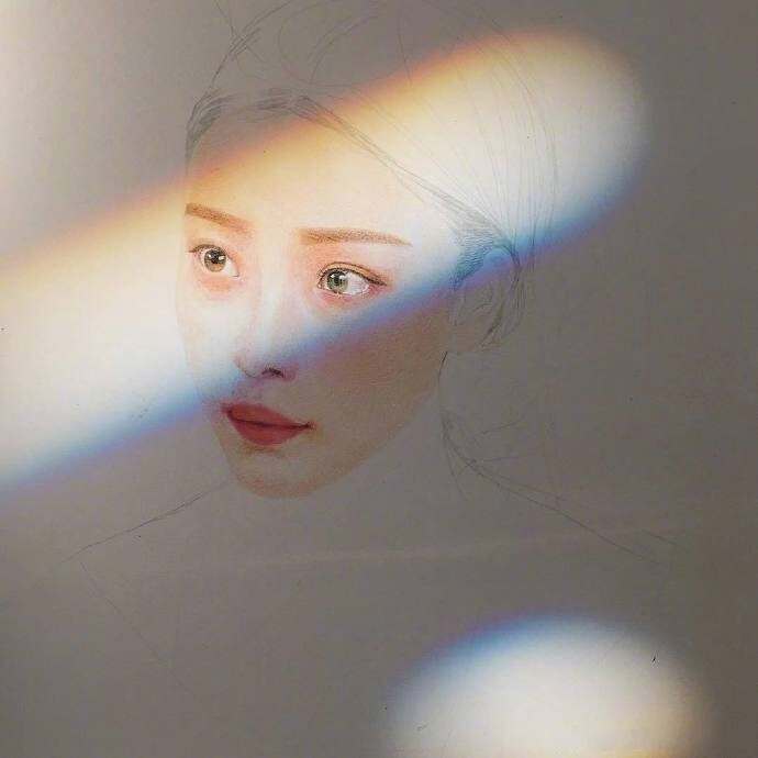 不那么好过的日子里，要学会每天给自己找一个开心的理由，哪怕只是阳光很暖，电量很满。 ​ ​​​​