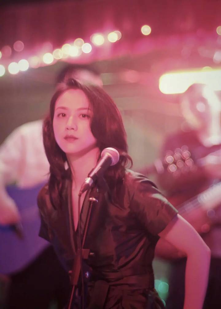 汤唯 x《地球最后的夜晚》剧照 ​