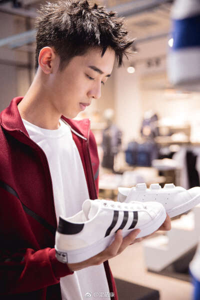 昨天我是www.adidas.康.cn
#北京五棵松阿迪达斯运动体验迷你品牌中心开幕# ​​​
2017-7-20