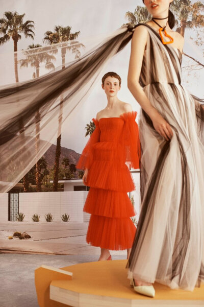 卡罗琳娜·海莱娜 Carolina Herrera 2019早春度假系列Lookbook(Resort 2019)