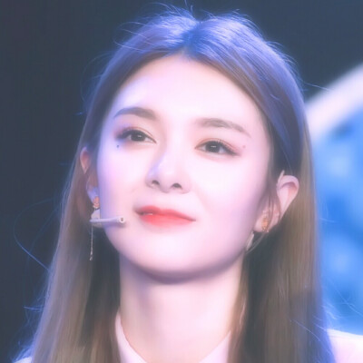 傅菁头像/by沈灿阳