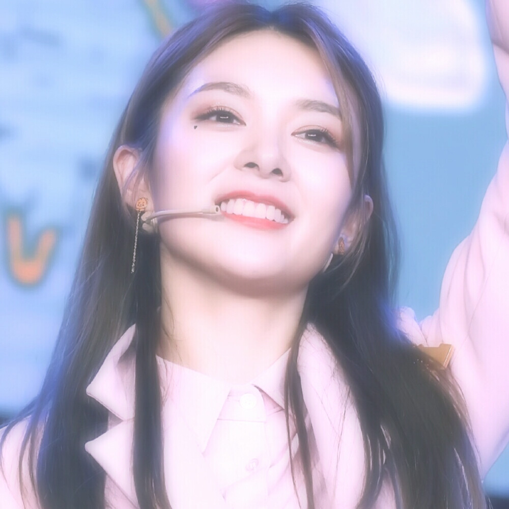 傅菁头像/by沈灿阳