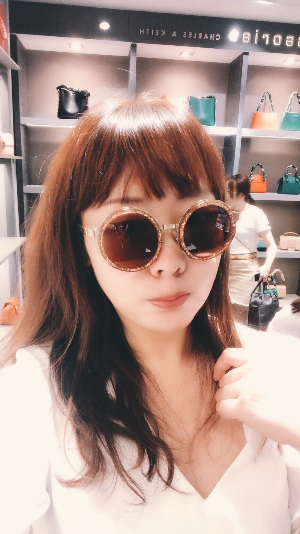 去CHARLES&KEITH 买鞋子，来个Glasses shou！