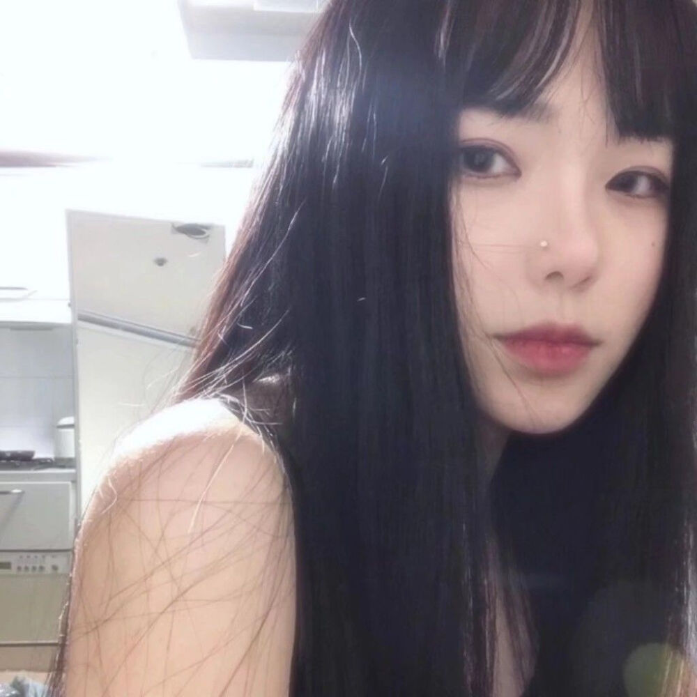 女生真人头像 侵删