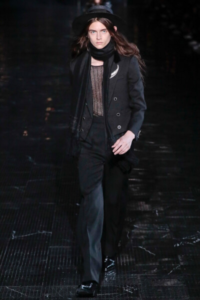 Saint Laurent（圣罗兰）移师纽约举行2019春夏系列男装秀