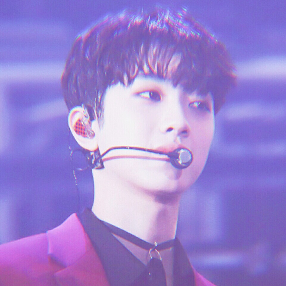 tb自调男爱豆头像by打斗