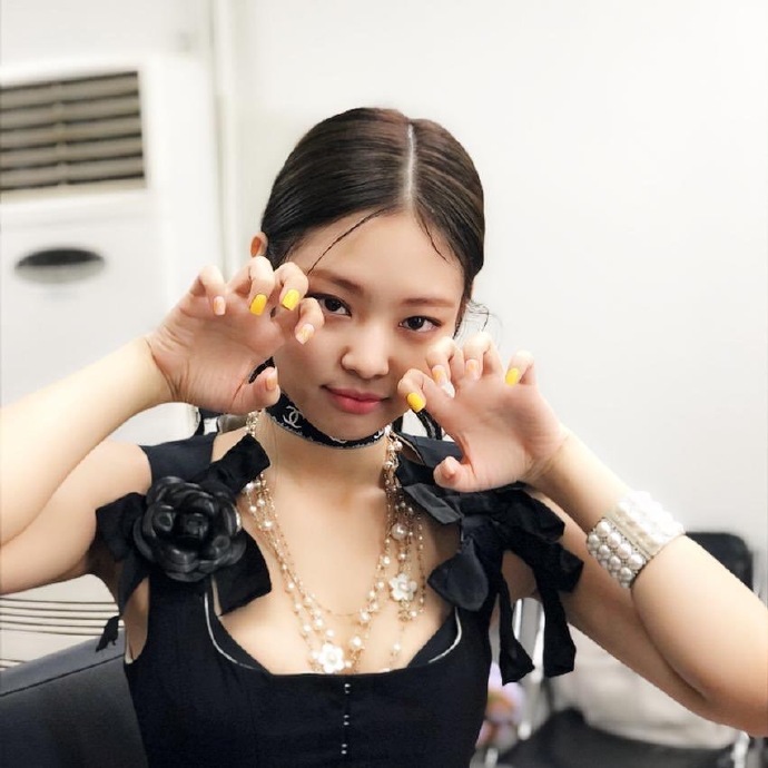 171228 BAZAAR杂志 JENNIE