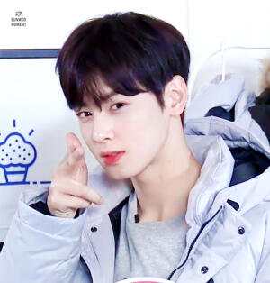 车银优gif 
哥哥的笑容真的很治愈呐